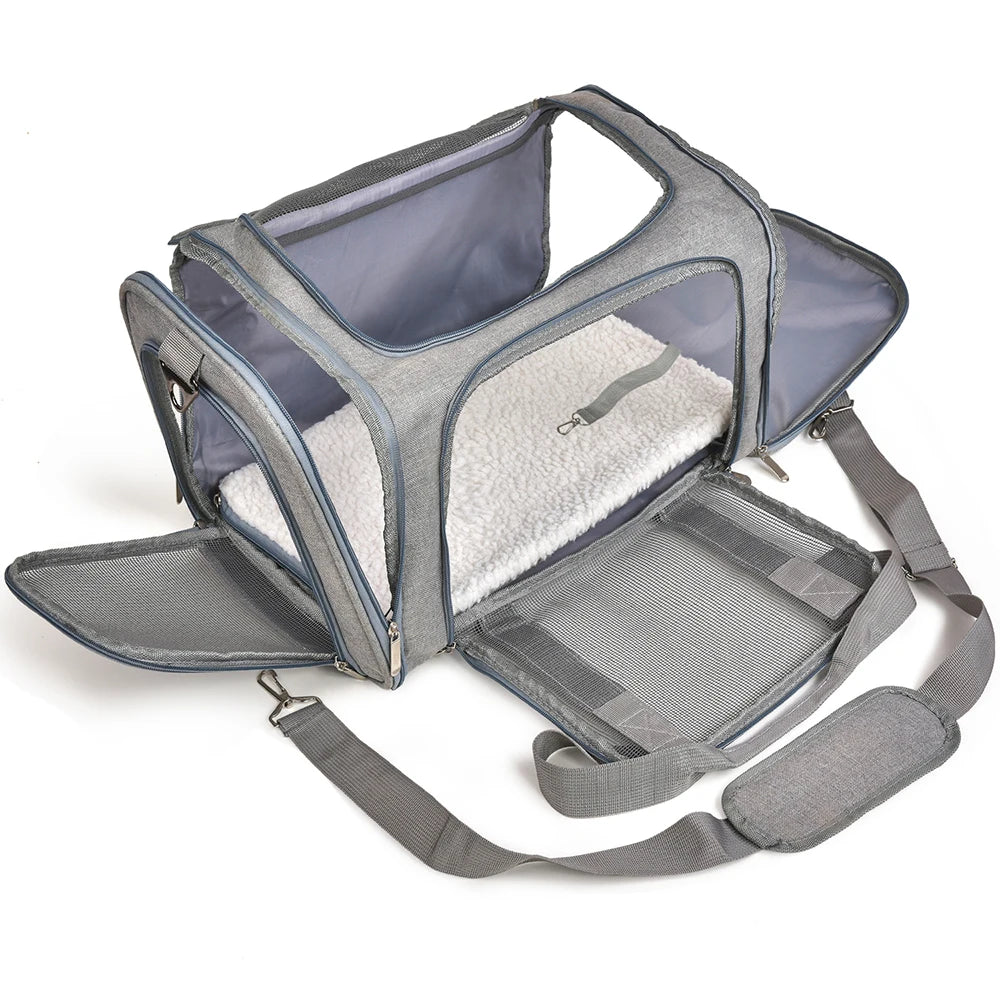 Travel Friendly Dog Carrier Bag.
